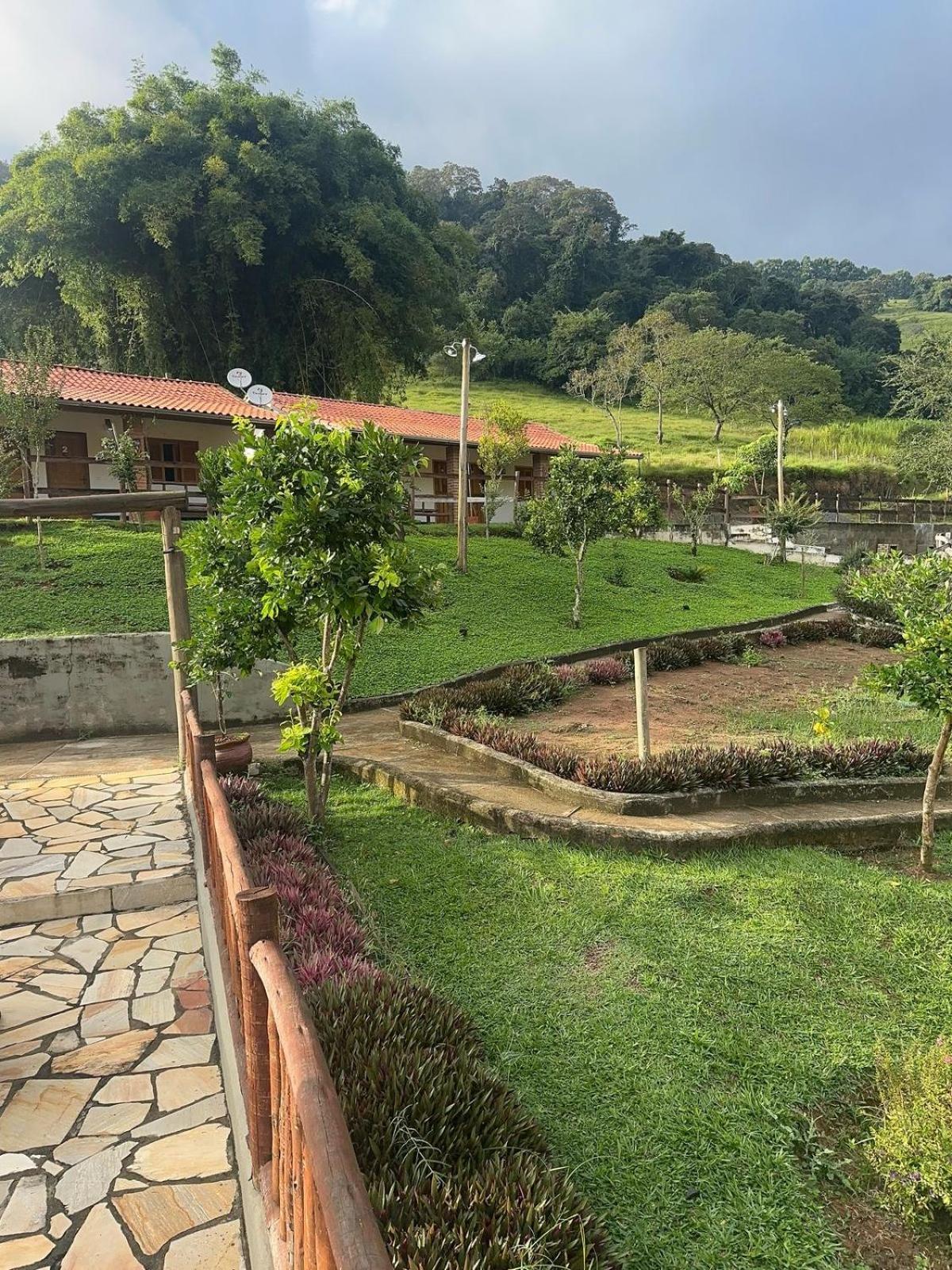 Pousada Água Limpa Virgínia Esterno foto