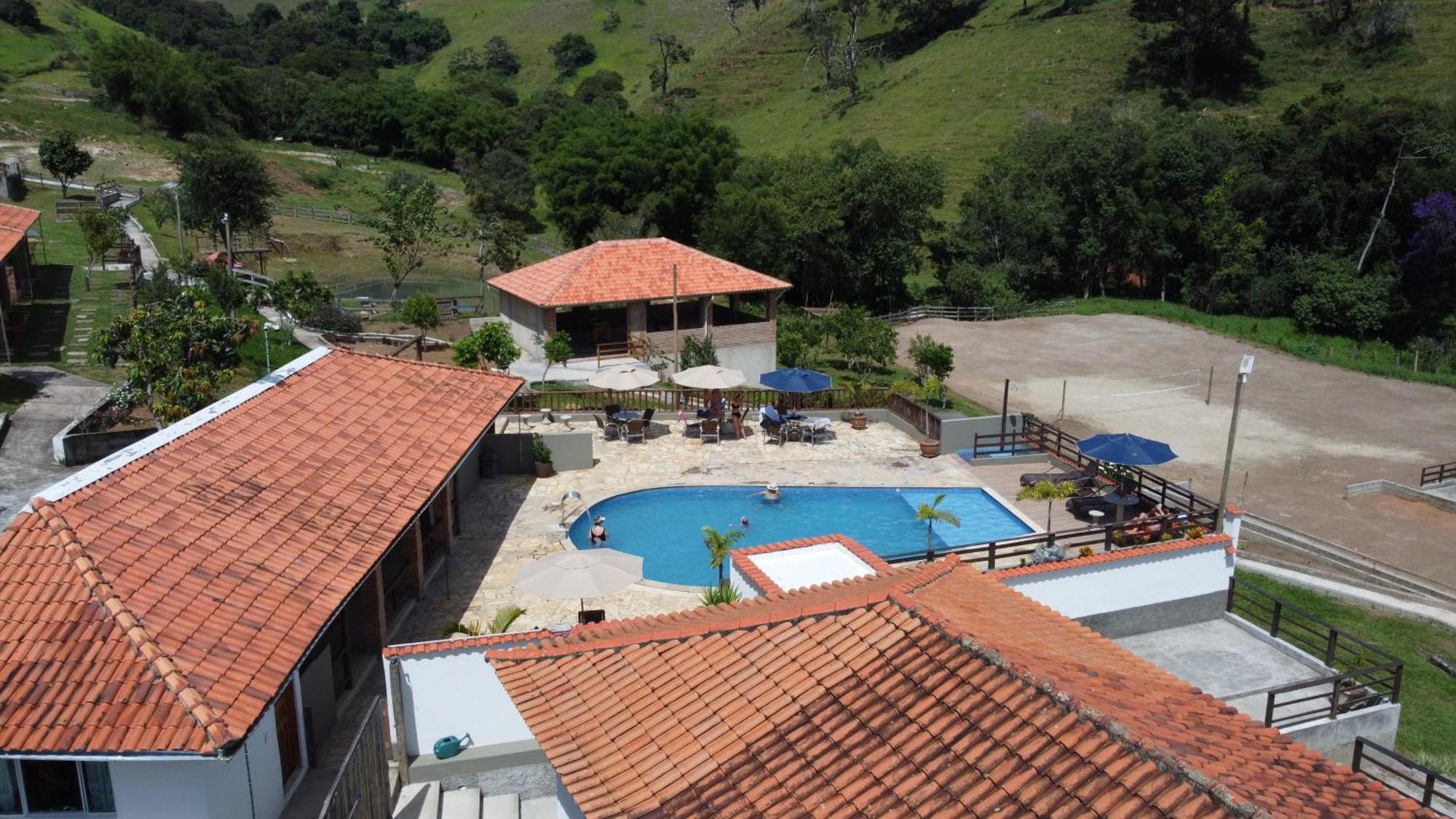 Pousada Água Limpa Virgínia Esterno foto